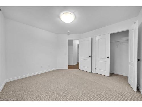 8412 Eva Boulevard, Niagara Falls, ON - Indoor Photo Showing Other Room