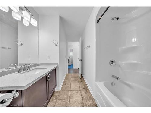 8412 Eva Boulevard, Niagara Falls, ON - Indoor Photo Showing Bathroom