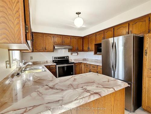 93 Old Chicopee Drive, Kitchener, ON - Indoor Photo Showing Kitchen With Stainless Steel Kitchen