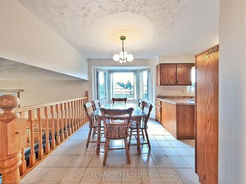 93 Old Chicopee Drive, Kitchener, ON - Indoor Photo Showing Dining Room