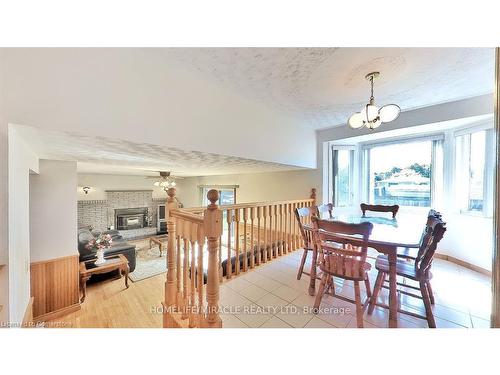 93 Old Chicopee Drive, Kitchener, ON - Indoor Photo Showing Dining Room