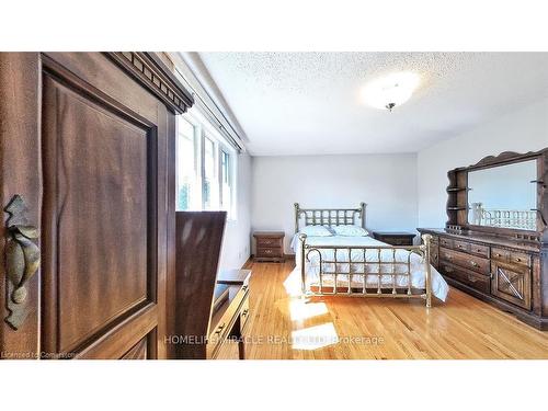 93 Old Chicopee Drive, Kitchener, ON - Indoor Photo Showing Bedroom