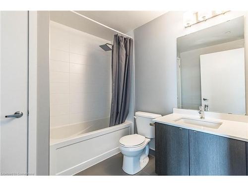 B414-5240 Dundas Street, Burlington, ON - Indoor Photo Showing Bathroom