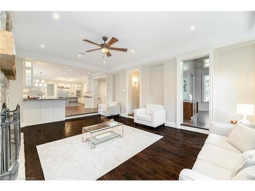 397 Bentley Road, Halton, ON - Indoor Photo Showing Living Room