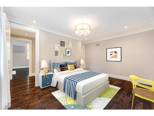 397 Bentley Road, Halton, ON - Indoor Photo Showing Bedroom