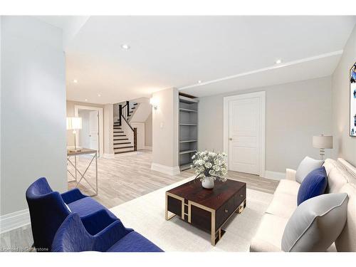 397 Bentley Road, Halton, ON - Indoor Photo Showing Living Room