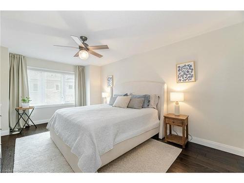 123 Borers Creek Circle, Waterdown, ON - Indoor Photo Showing Bedroom