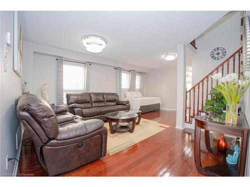 85 Botavia Downs Drive, Peel, ON - Indoor Photo Showing Living Room