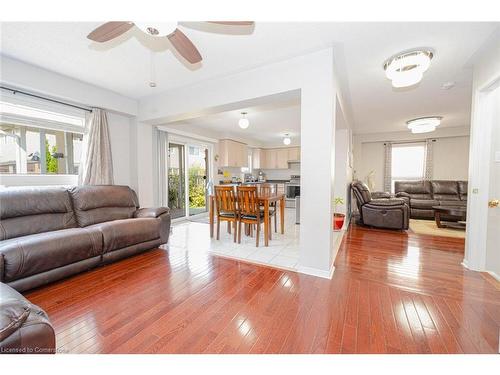 85 Botavia Downs Drive, Peel, ON - Indoor Photo Showing Living Room