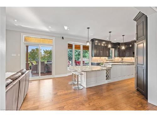 17 Oak Ridge Drive, Glen Williams, ON - Indoor Photo Showing Kitchen With Upgraded Kitchen