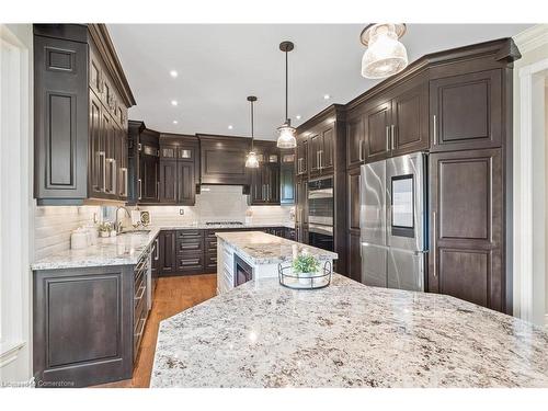 17 Oak Ridge Drive, Glen Williams, ON - Indoor Photo Showing Kitchen With Stainless Steel Kitchen With Upgraded Kitchen