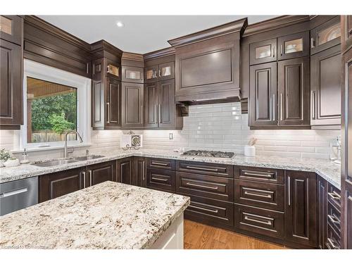 17 Oak Ridge Drive, Glen Williams, ON - Indoor Photo Showing Kitchen With Double Sink With Upgraded Kitchen