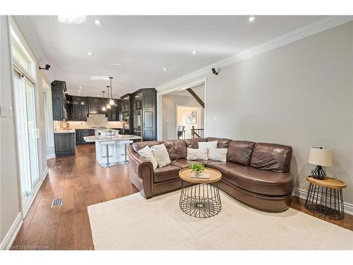 17 Oak Ridge Drive, Glen Williams, ON - Indoor Photo Showing Living Room