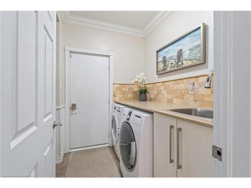 17 Oak Ridge Drive, Glen Williams, ON - Indoor Photo Showing Laundry Room