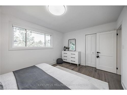 407 Beechwood Crescent, Burlington, ON - Indoor Photo Showing Bedroom