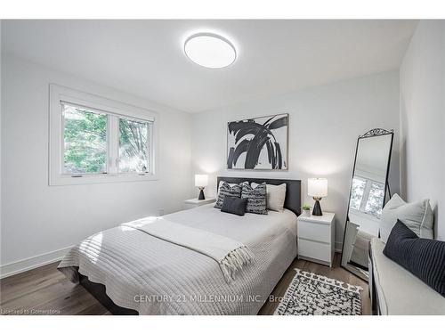 407 Beechwood Crescent, Burlington, ON - Indoor Photo Showing Bedroom