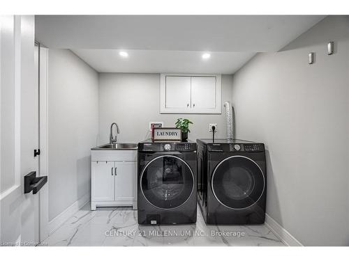 407 Beechwood Crescent, Burlington, ON - Indoor Photo Showing Laundry Room