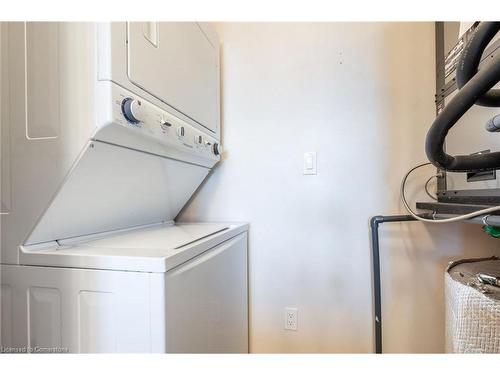 208-33 Whitmer Street, Milton, ON - Indoor Photo Showing Laundry Room