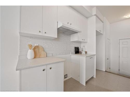 80 Selection Heights, Thorold, ON - Indoor Photo Showing Kitchen