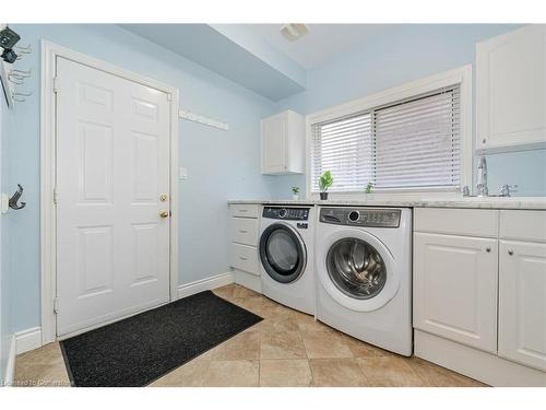 38 Sandringham Drive, Barrie, ON - Indoor Photo Showing Laundry Room