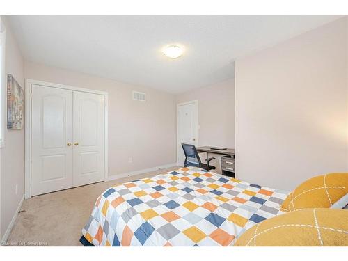 38 Sandringham Drive, Barrie, ON - Indoor Photo Showing Bedroom