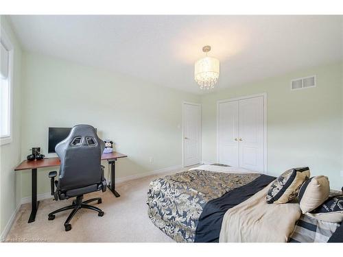 38 Sandringham Drive, Barrie, ON - Indoor Photo Showing Bedroom