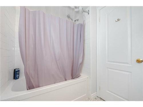 38 Sandringham Drive, Barrie, ON - Indoor Photo Showing Bathroom