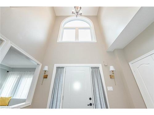 38 Sandringham Drive, Barrie, ON - Indoor Photo Showing Other Room