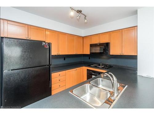 810-330 Adelaide Street E, Toronto, ON - Indoor Photo Showing Kitchen With Double Sink