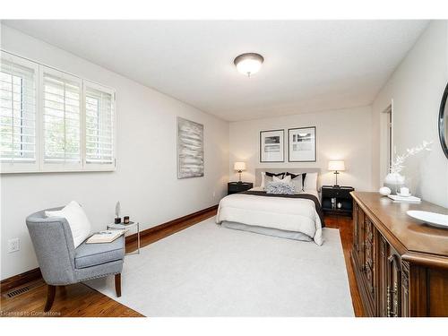 5889 River Grove Avenue, Mississauga, ON - Indoor Photo Showing Bedroom