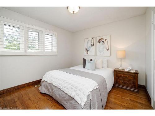 5889 River Grove Avenue, Mississauga, ON - Indoor Photo Showing Bedroom