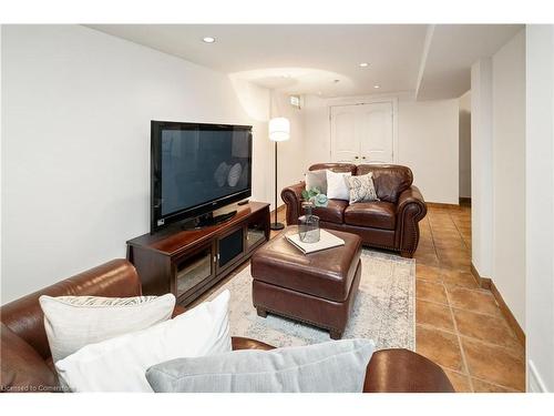 5889 River Grove Avenue, Mississauga, ON - Indoor Photo Showing Living Room