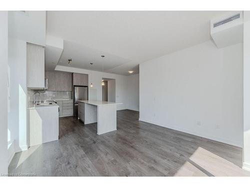 1108-55 Duke Street, Kitchener, ON - Indoor Photo Showing Kitchen