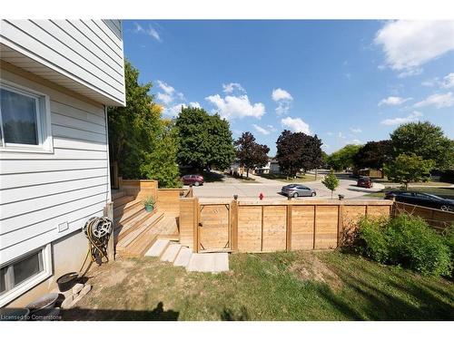 56 Raleigh Court, Hamilton, ON - Outdoor