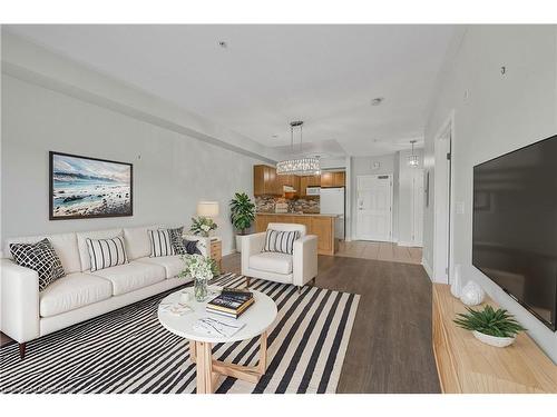 313-91 Raglan Street, Collingwood, ON - Indoor Photo Showing Living Room