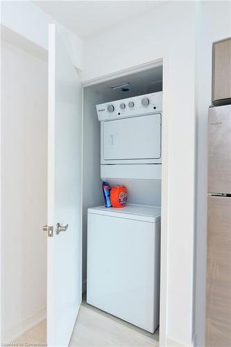 A217-1117 Cooke Boulevard, Burlington, ON - Indoor Photo Showing Laundry Room