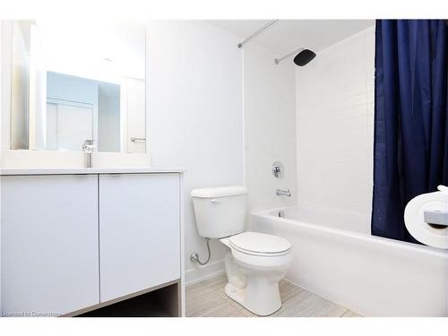 A217-1117 Cooke Boulevard, Burlington, ON - Indoor Photo Showing Bathroom