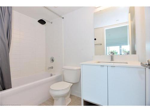 A217-1117 Cooke Boulevard, Burlington, ON - Indoor Photo Showing Bathroom