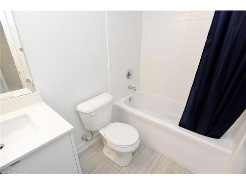 A217-1117 Cooke Boulevard, Burlington, ON - Indoor Photo Showing Bathroom