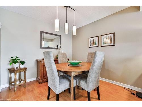 7232 Ridgeland Crescent, Mississauga, ON - Indoor Photo Showing Dining Room