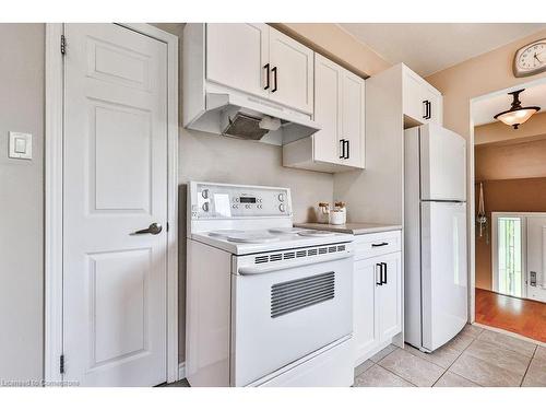 7232 Ridgeland Crescent, Mississauga, ON - Indoor Photo Showing Kitchen