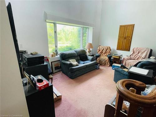 219 Hill Road, Mindemoya, ON - Indoor Photo Showing Living Room