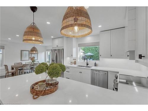 220 Westfield Trail, Oakville, ON - Indoor Photo Showing Kitchen With Double Sink