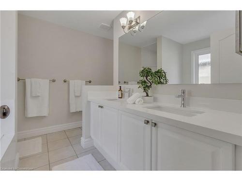 220 Westfield Trail, Oakville, ON - Indoor Photo Showing Bathroom