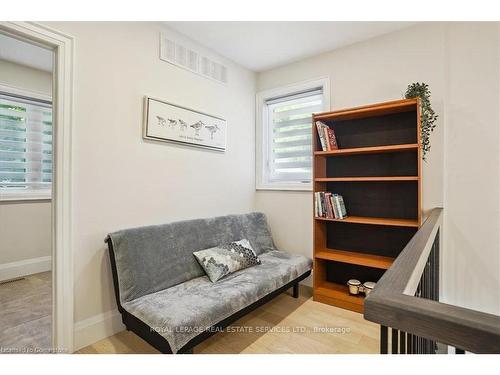 24 Peel Street, Dundas, ON - Indoor