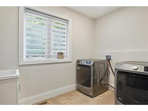 24 Peel Street, Dundas, ON - Indoor Photo Showing Laundry Room