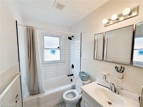 630 Fennell Avenue, Hamilton, ON - Indoor Photo Showing Bathroom