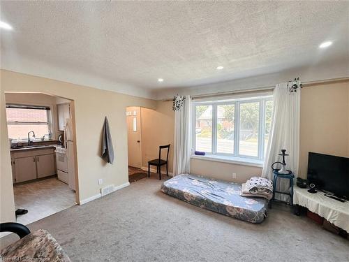 630 Fennell Avenue, Hamilton, ON - Indoor Photo Showing Bedroom