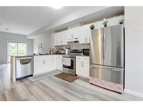 6-720 Grey Street, Brantford, ON - Indoor Photo Showing Kitchen