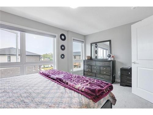 6-720 Grey Street, Brantford, ON - Indoor Photo Showing Bedroom